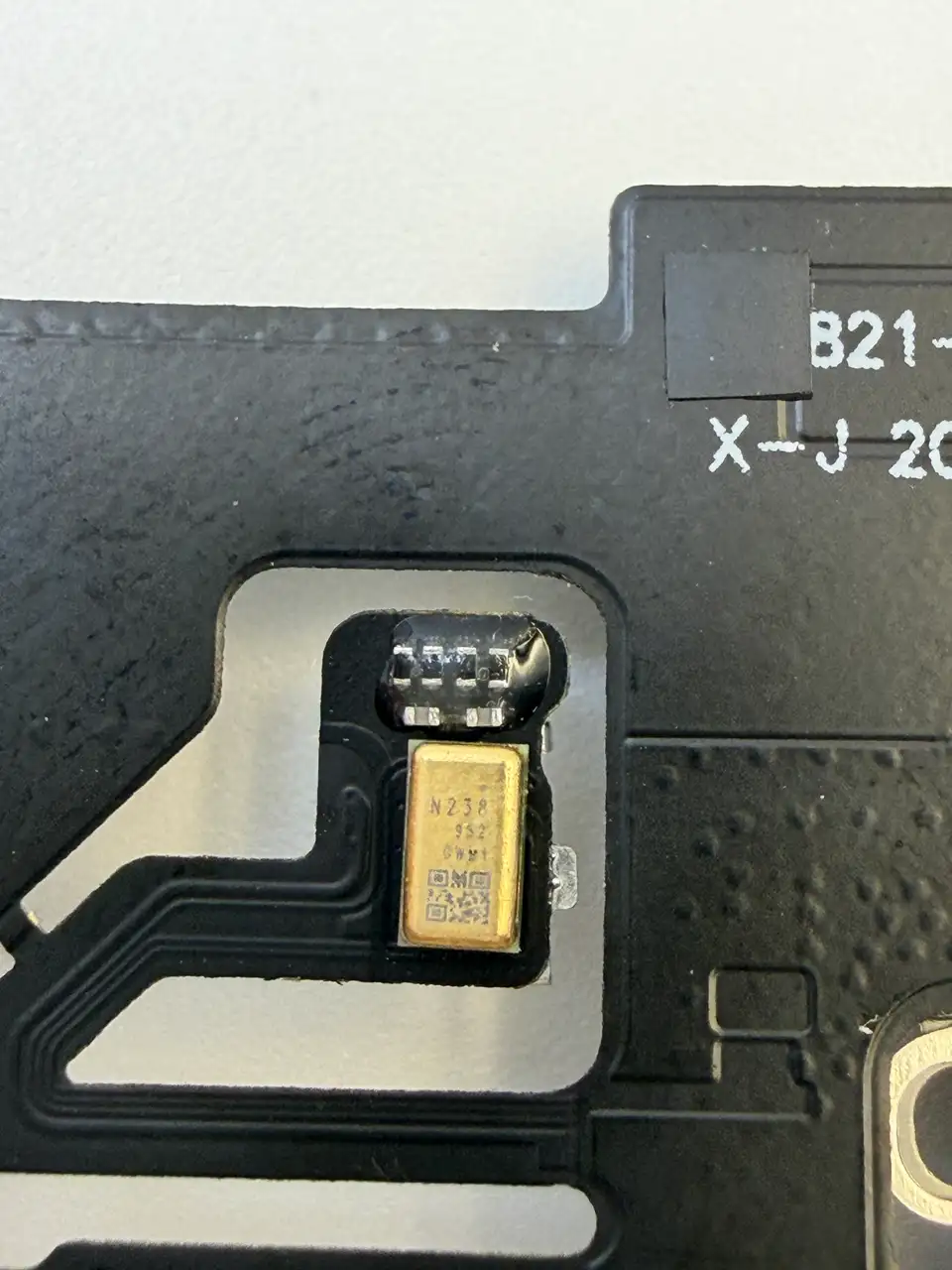 High Quality Compatible iPhone 12 Pro Max Charging Port Flex Cable photograph 9