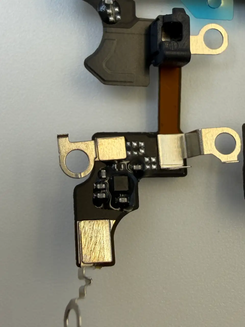 High Quality Compatible iPhone 13 Pro Max Charging Port Flex Cable photograph 3