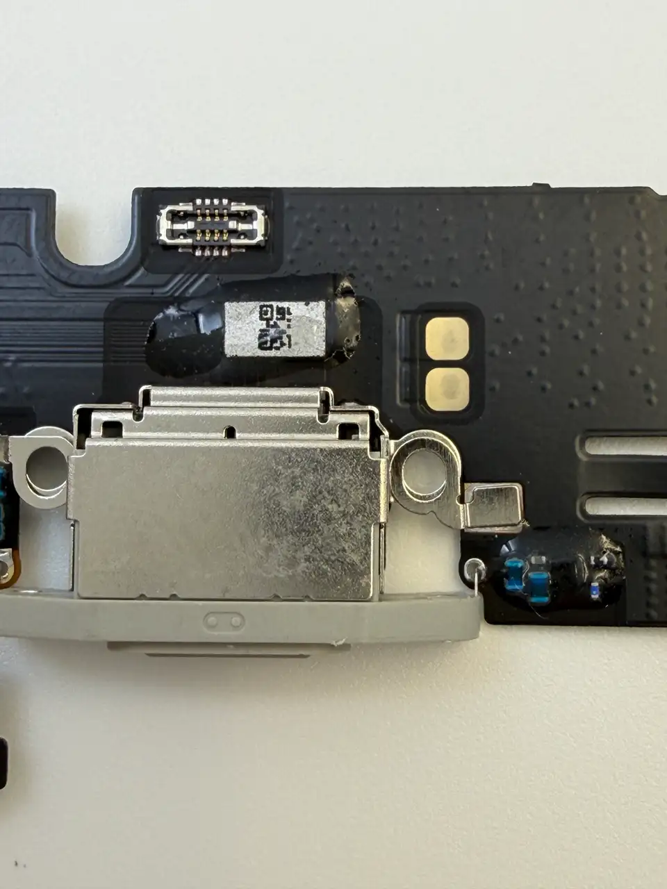 High Quality Compatible iPhone 15 Pro Max Charging Port Flex Cable photograph 3
