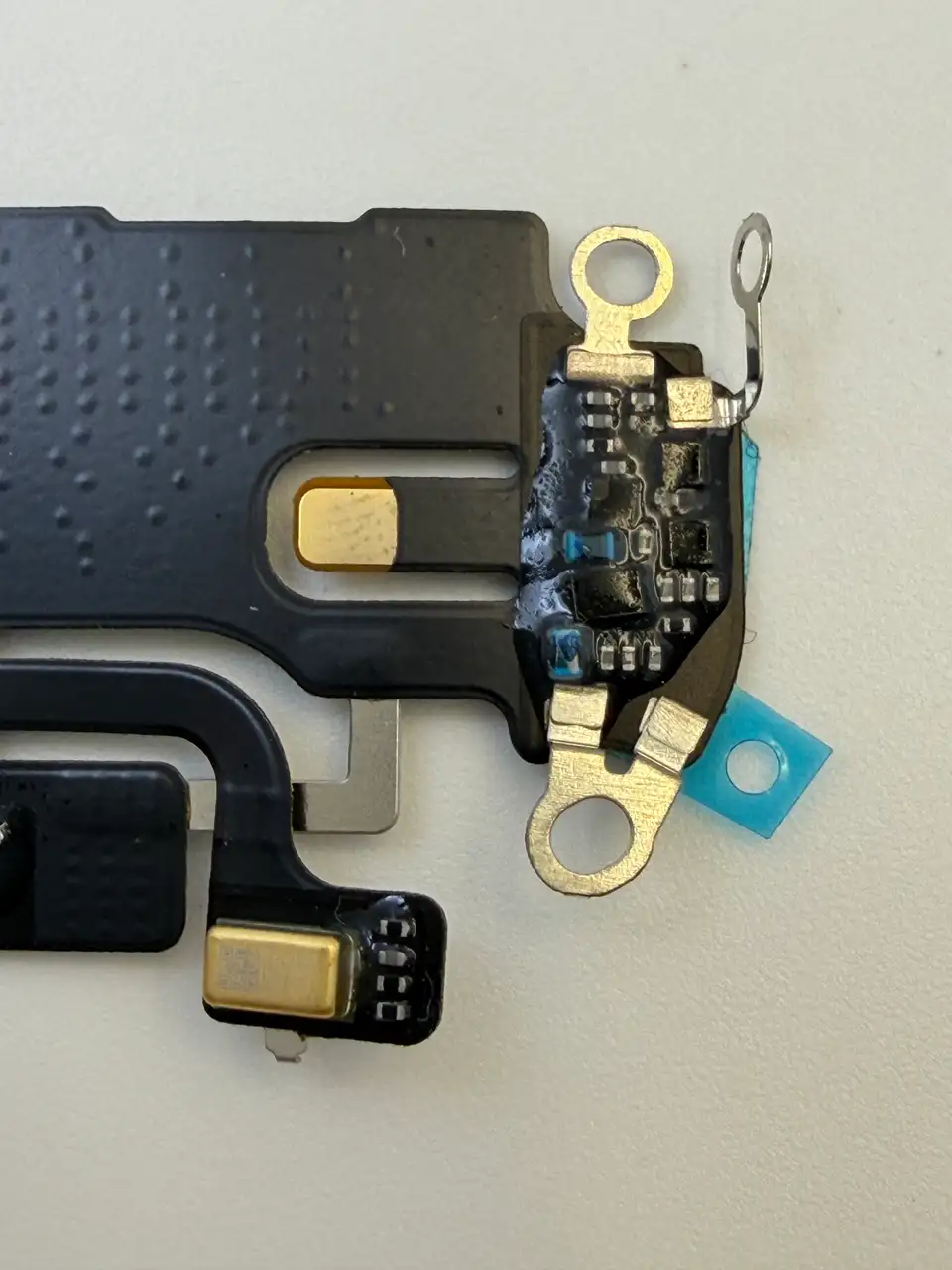 High Quality Compatible iPhone 15 Pro Max Charging Port Flex Cable photograph 4