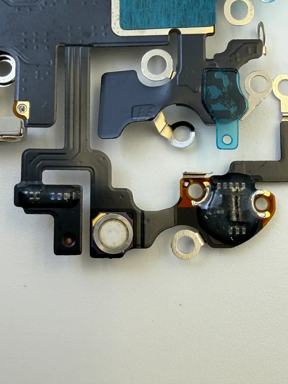 High Quality Compatible iPhone 15 Pro Max Charging Port Flex Cable photograph 7