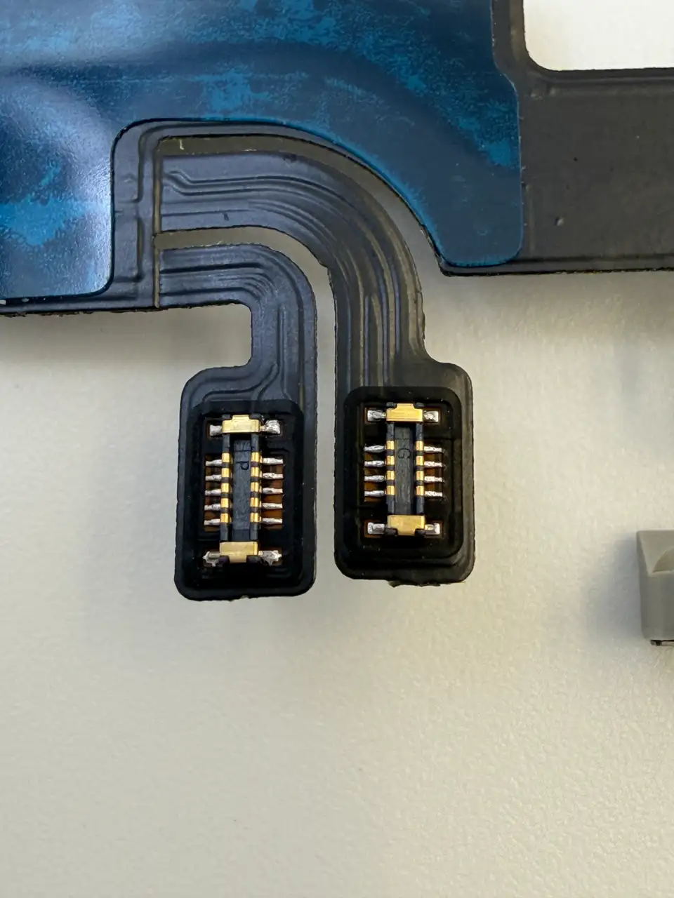 High Quality Compatible iPhone 16 Pro Max Charging Port Flex Cable photograph 3