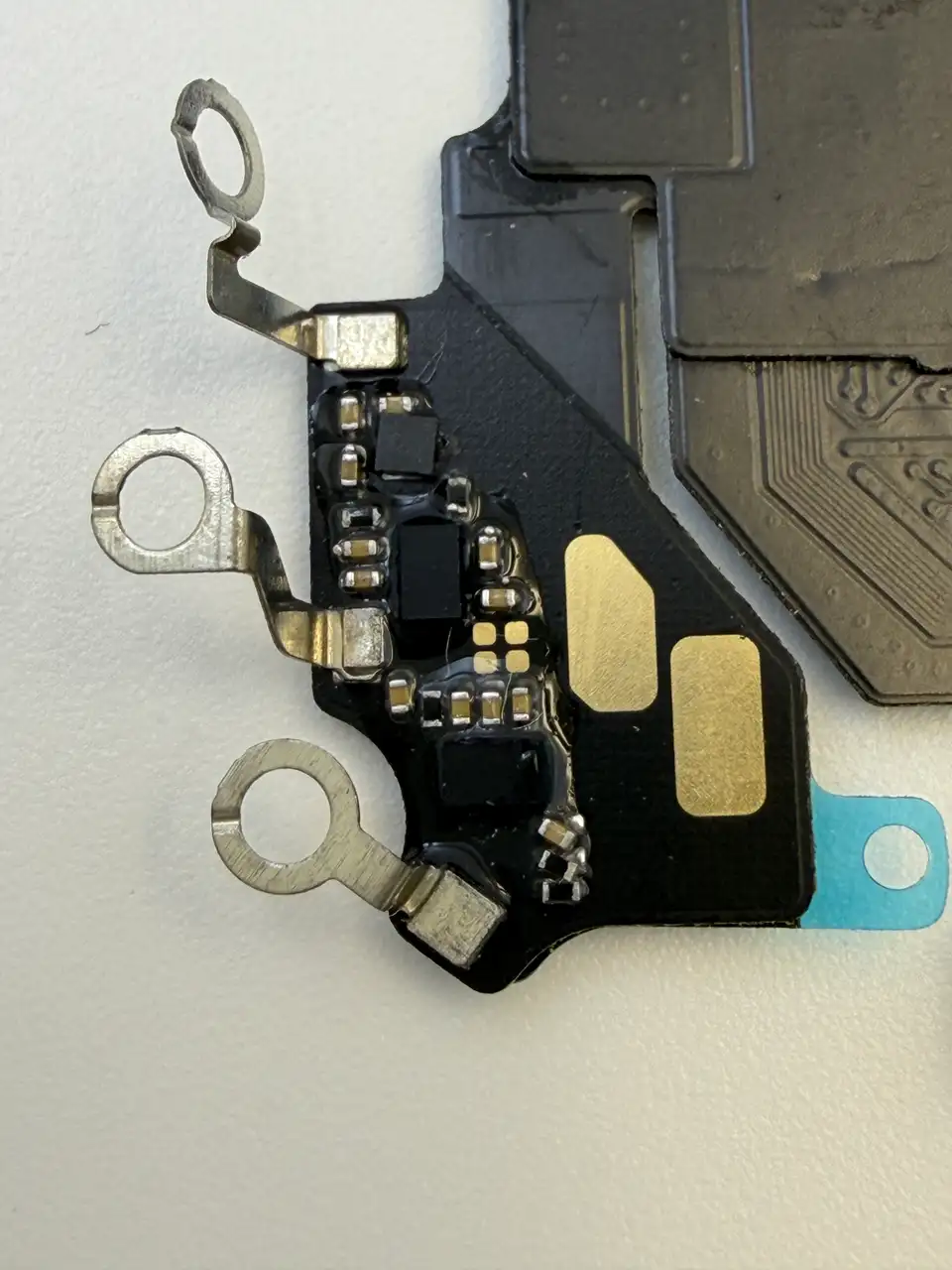 High Quality Compatible iPhone 17 Pro (US) Charging Port Flex Cable photograph 3