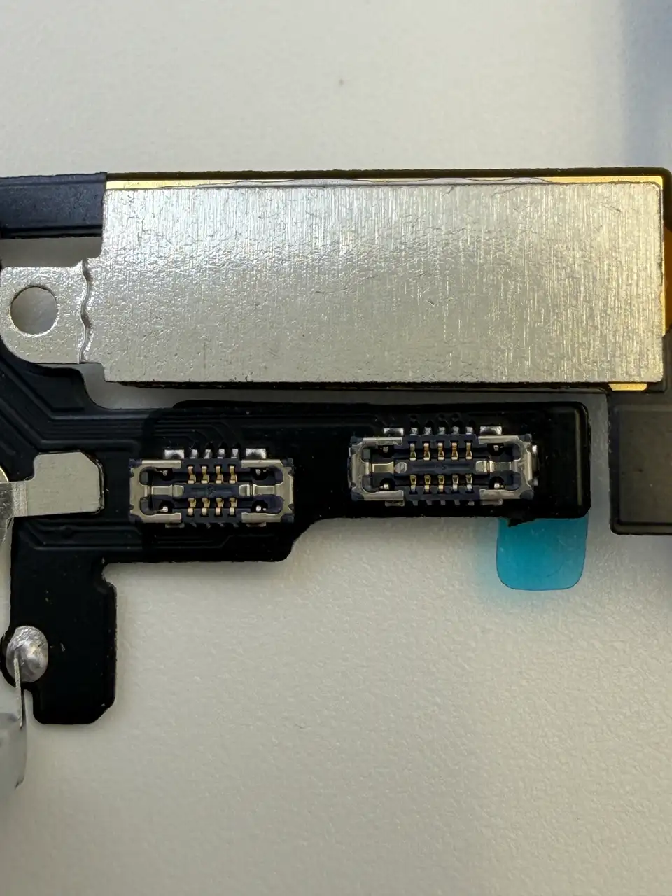 High Quality Compatible iPhone 17 Pro (US) Charging Port Flex Cable photograph 6