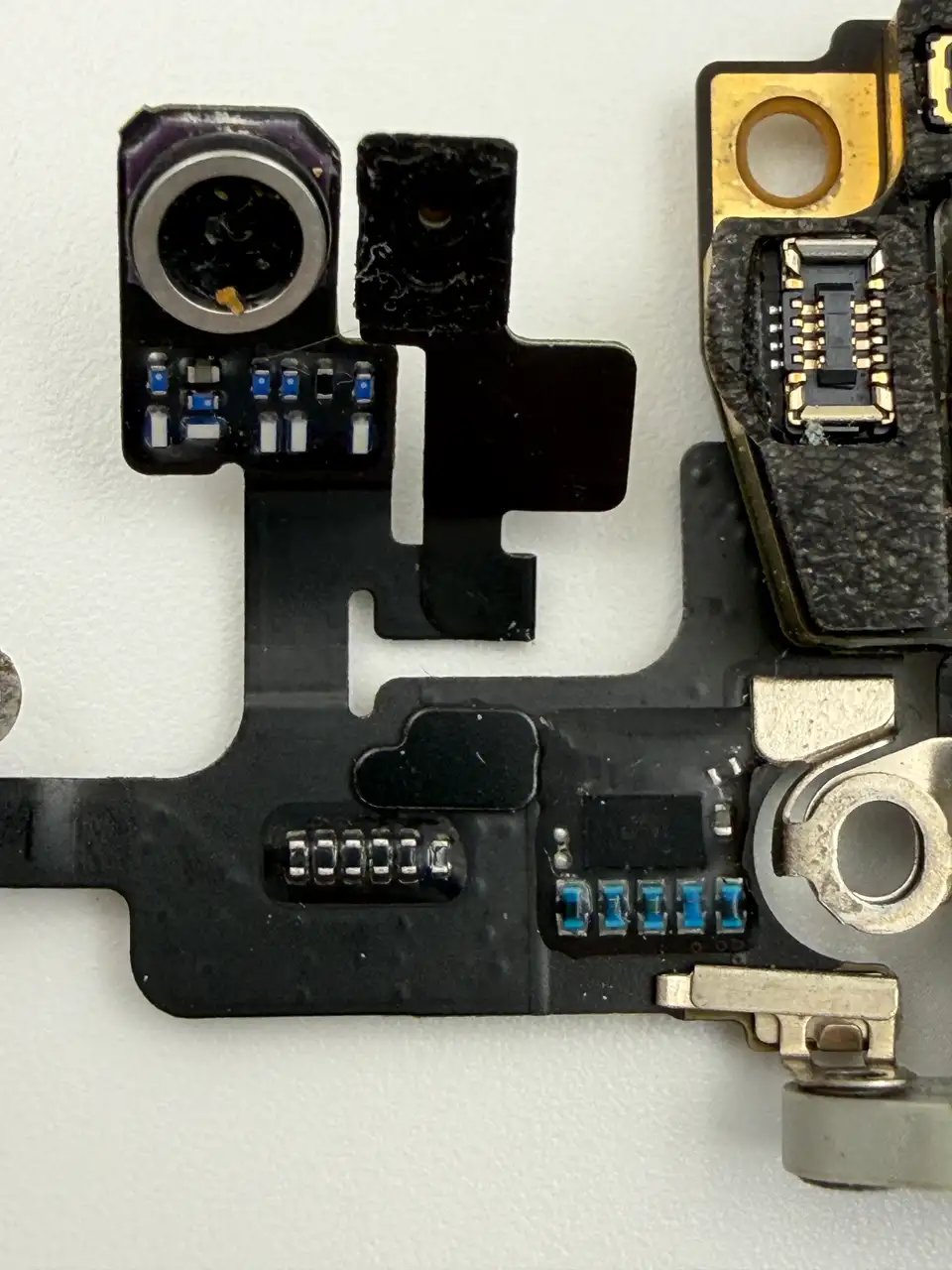 Original Pulled iPhone 11 Pro Max Charging Port Flex Cable photograph 3