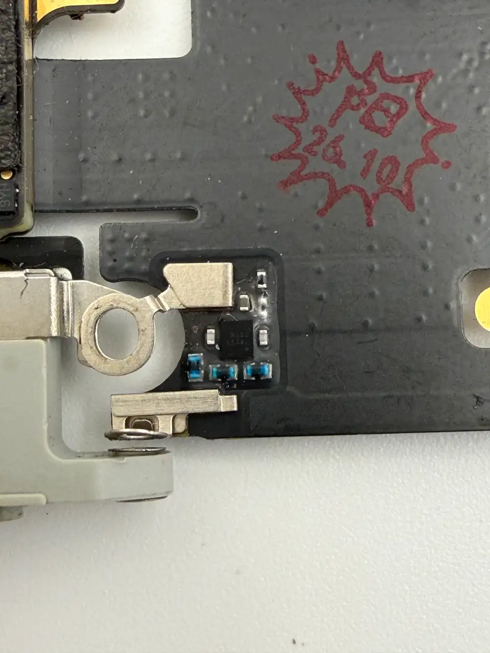 Original Pulled iPhone 11 Pro Max Charging Port Flex Cable photograph 4
