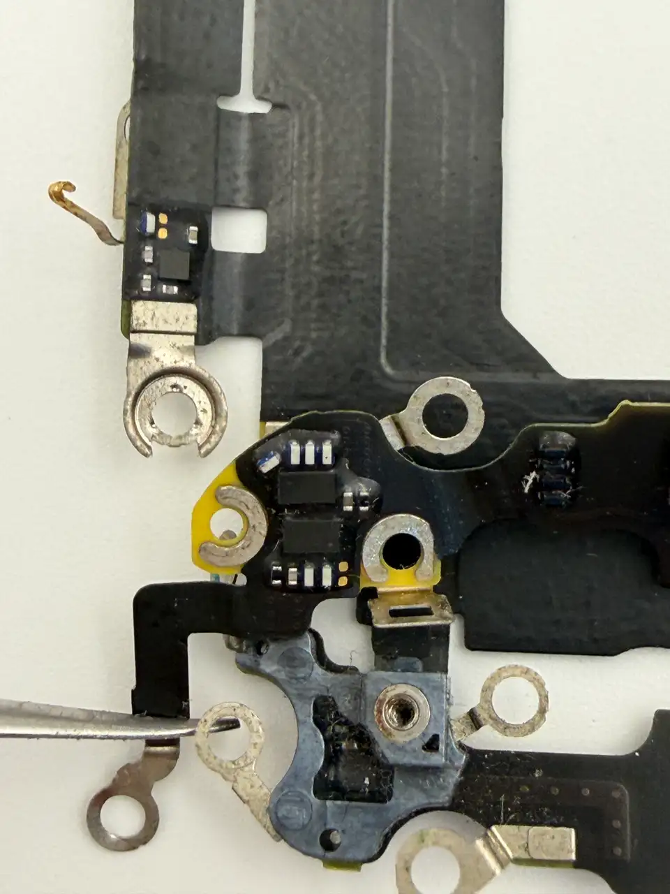 Original Pulled iPhone 15 Pro Max Charging Port Flex Cable photograph 2