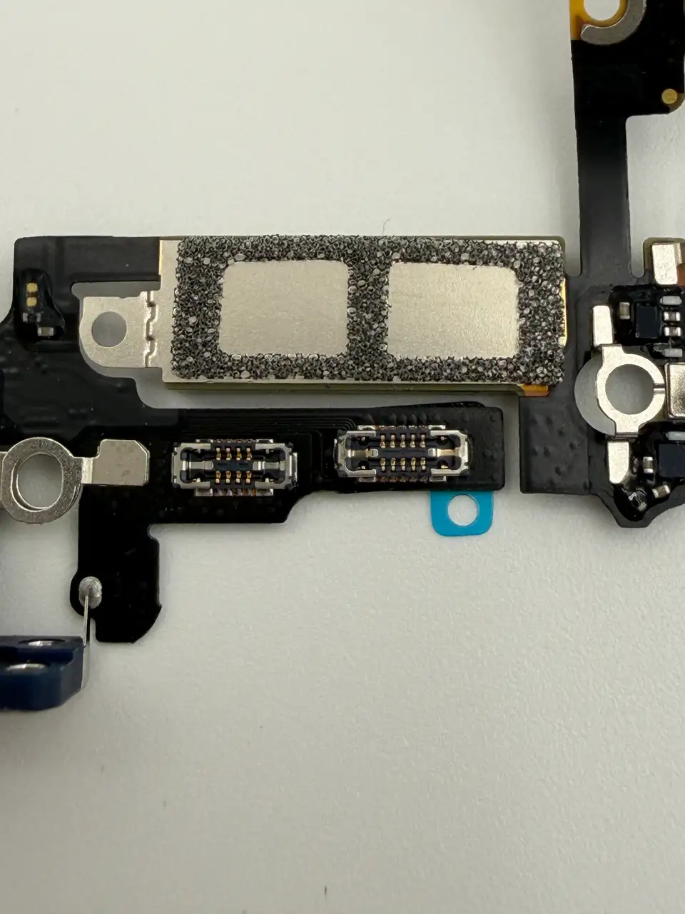 Original Pulled iPhone 17 Pro (US) Charging Port Flex Cable photograph 5